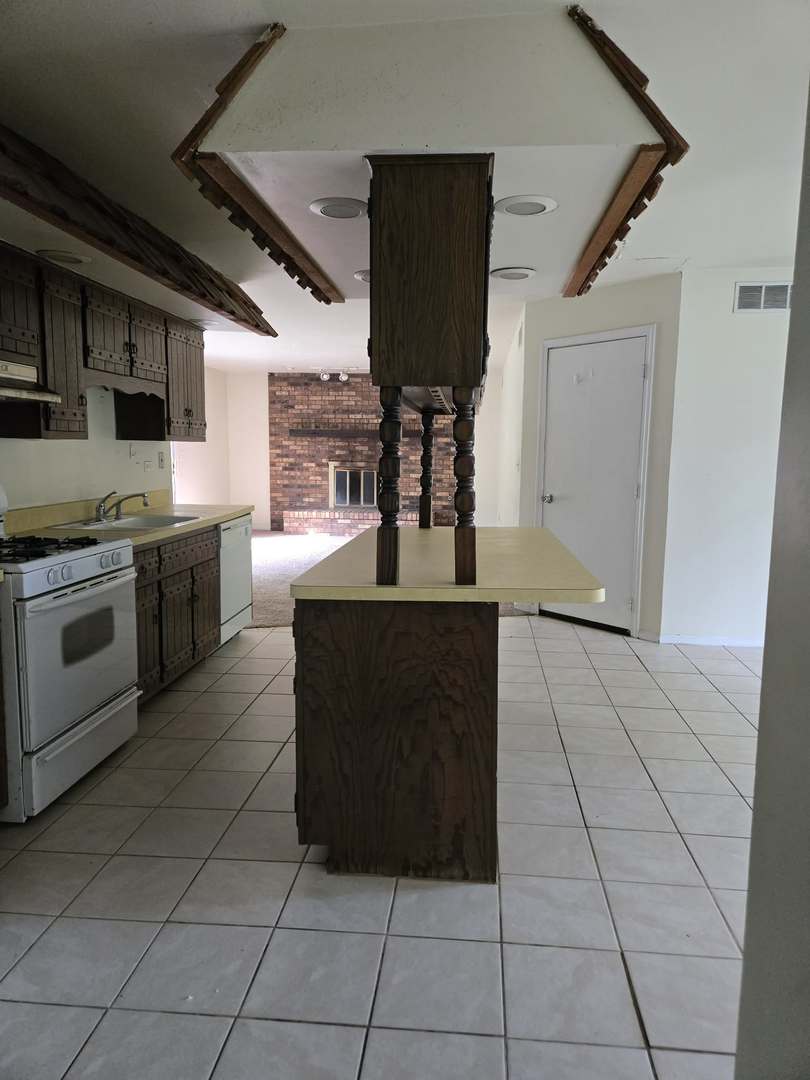 1213 Brentwood Place Property Photo 6