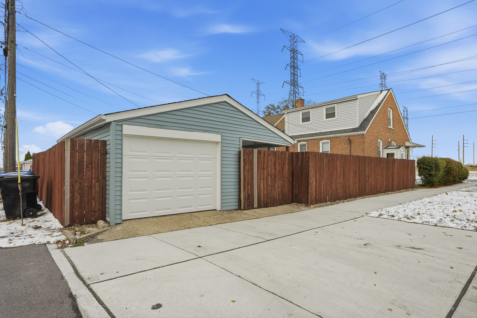 11056 S State Line Road Property Photo 13