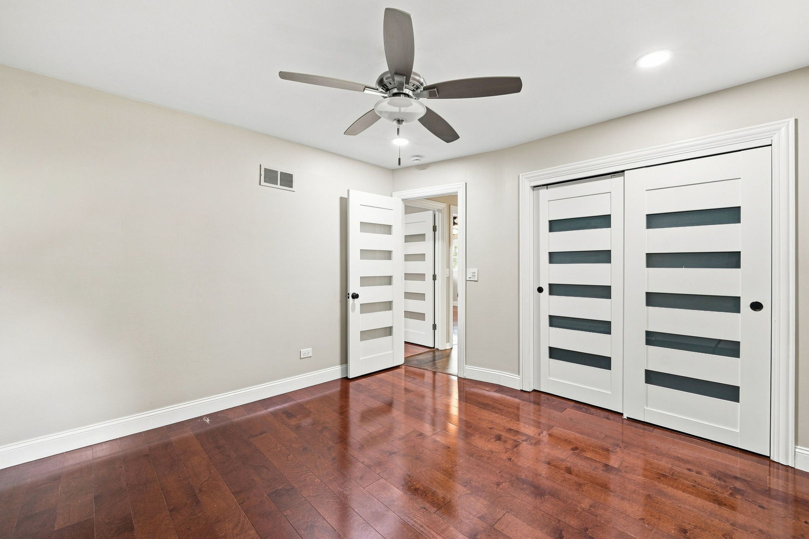 807 E Golfview Drive Property Photo 13