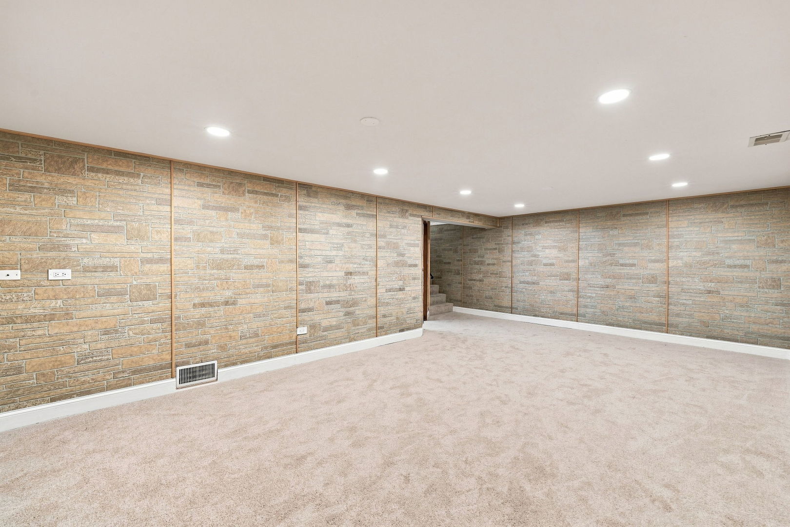 807 E Golfview Drive Property Photo 25