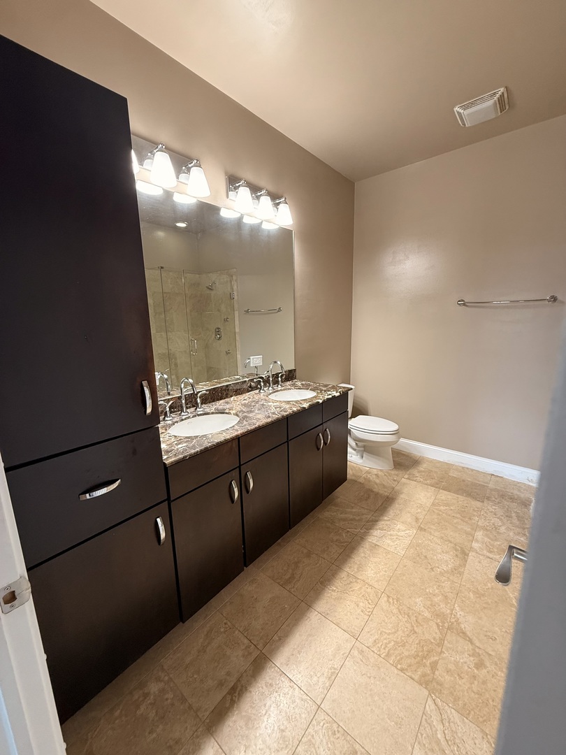 3862 S Lake Park Avenue 1s Property Photo 12