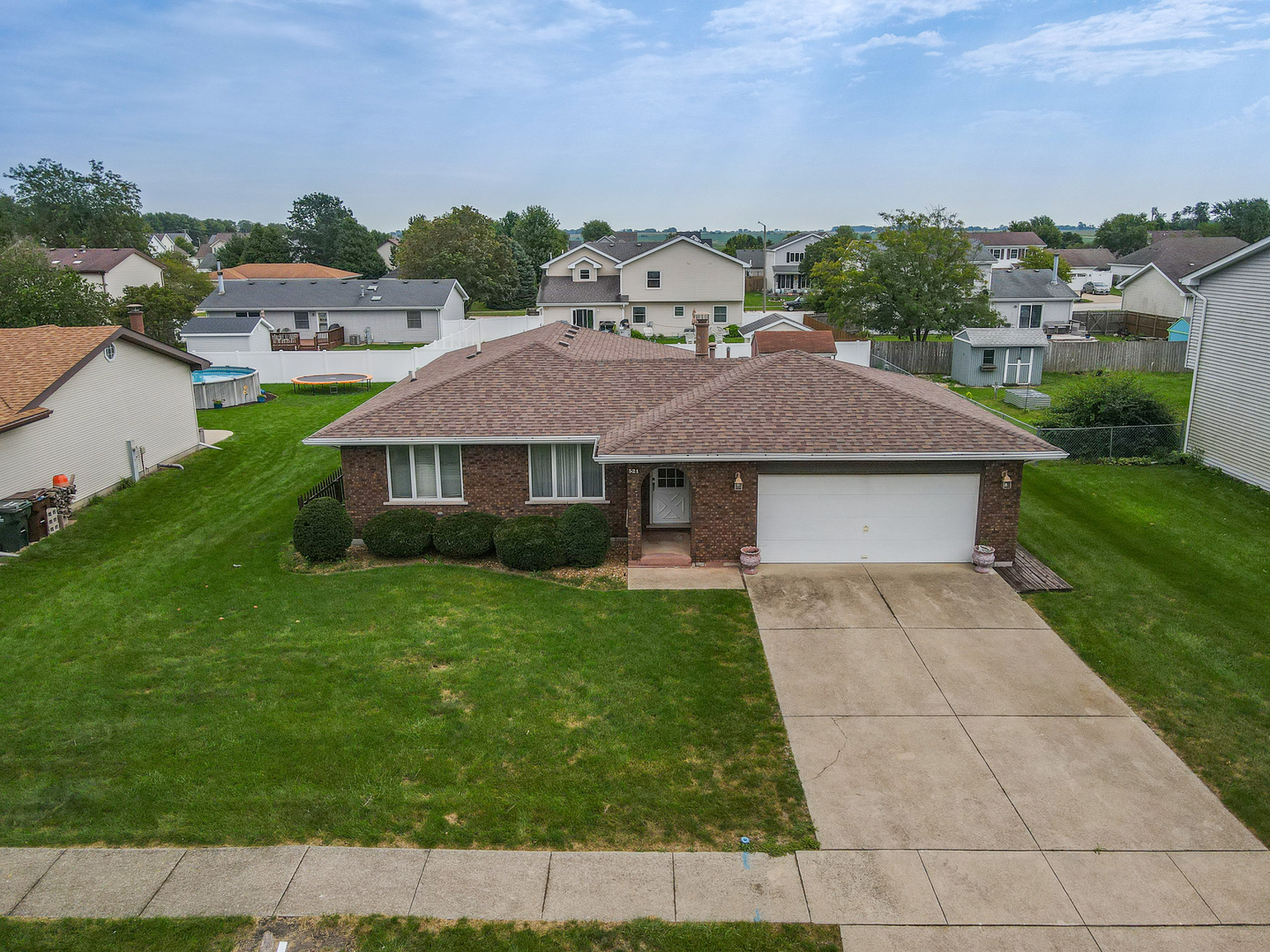 521 Hawthorne Lane Property Photo 7