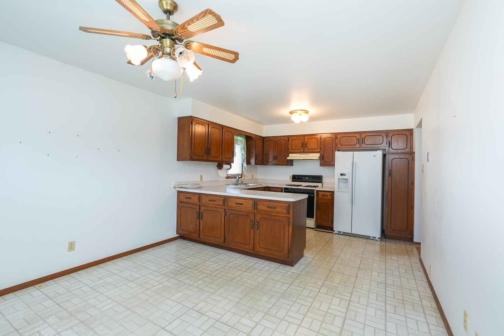 521 Hawthorne Lane Property Photo 14
