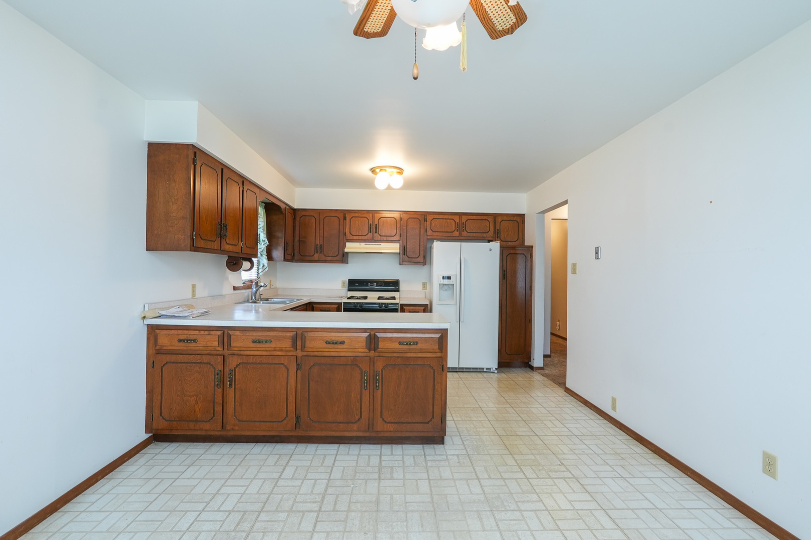 521 Hawthorne Lane Property Photo 15