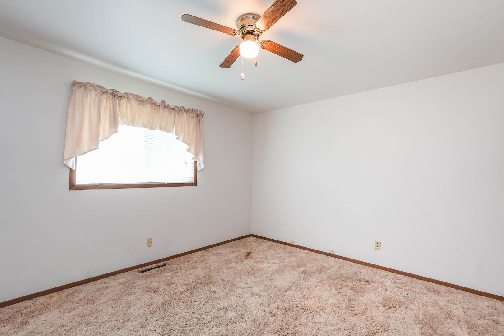 521 Hawthorne Lane Property Photo 19