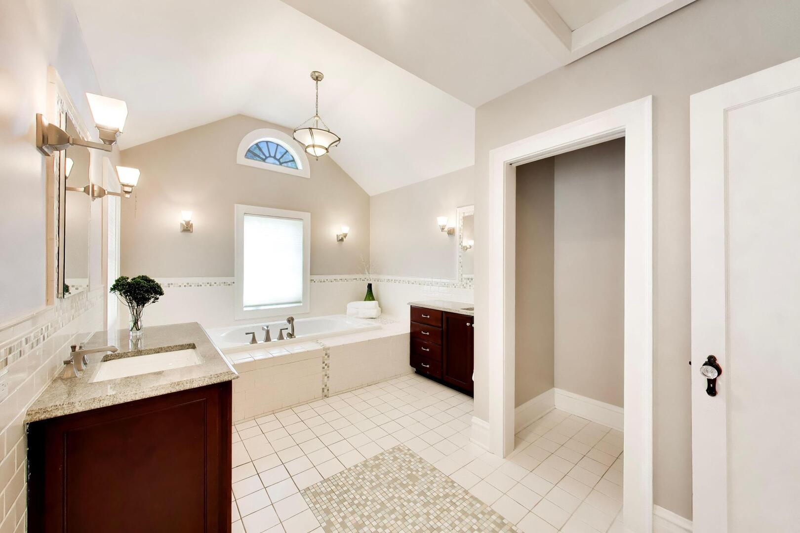 12747905 Property Photo 18