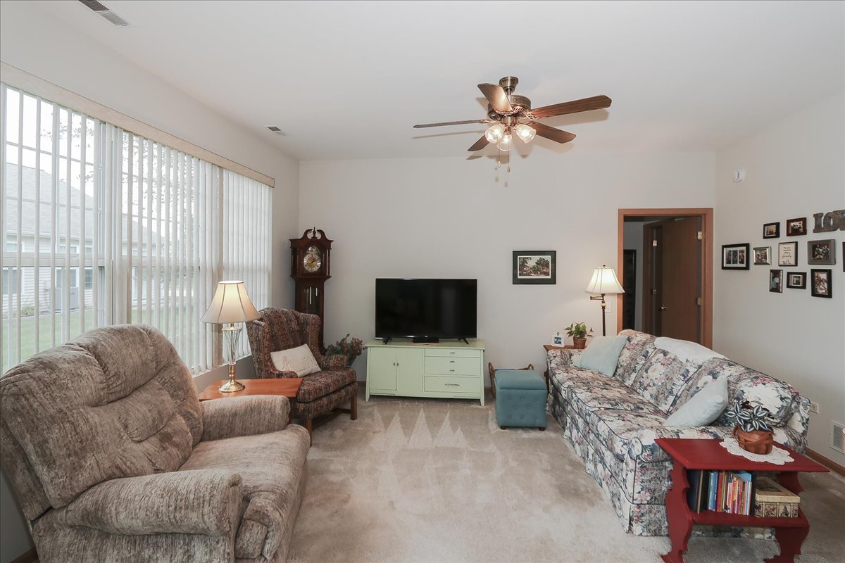 13586 Yellow Pine Drive Property Photo 4