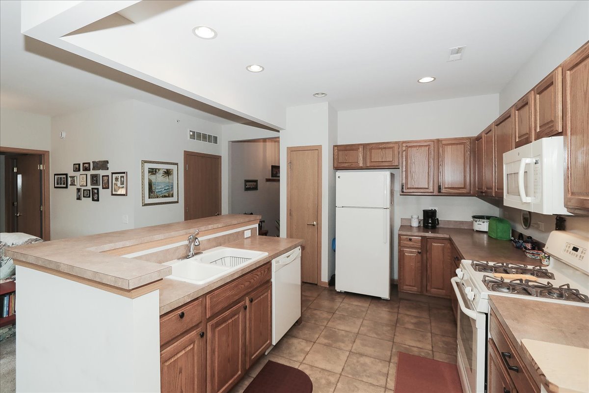 13586 Yellow Pine Drive Property Photo 10