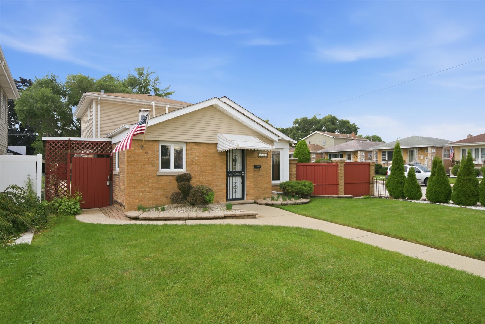 6559 W 60th Place Property Photo 2