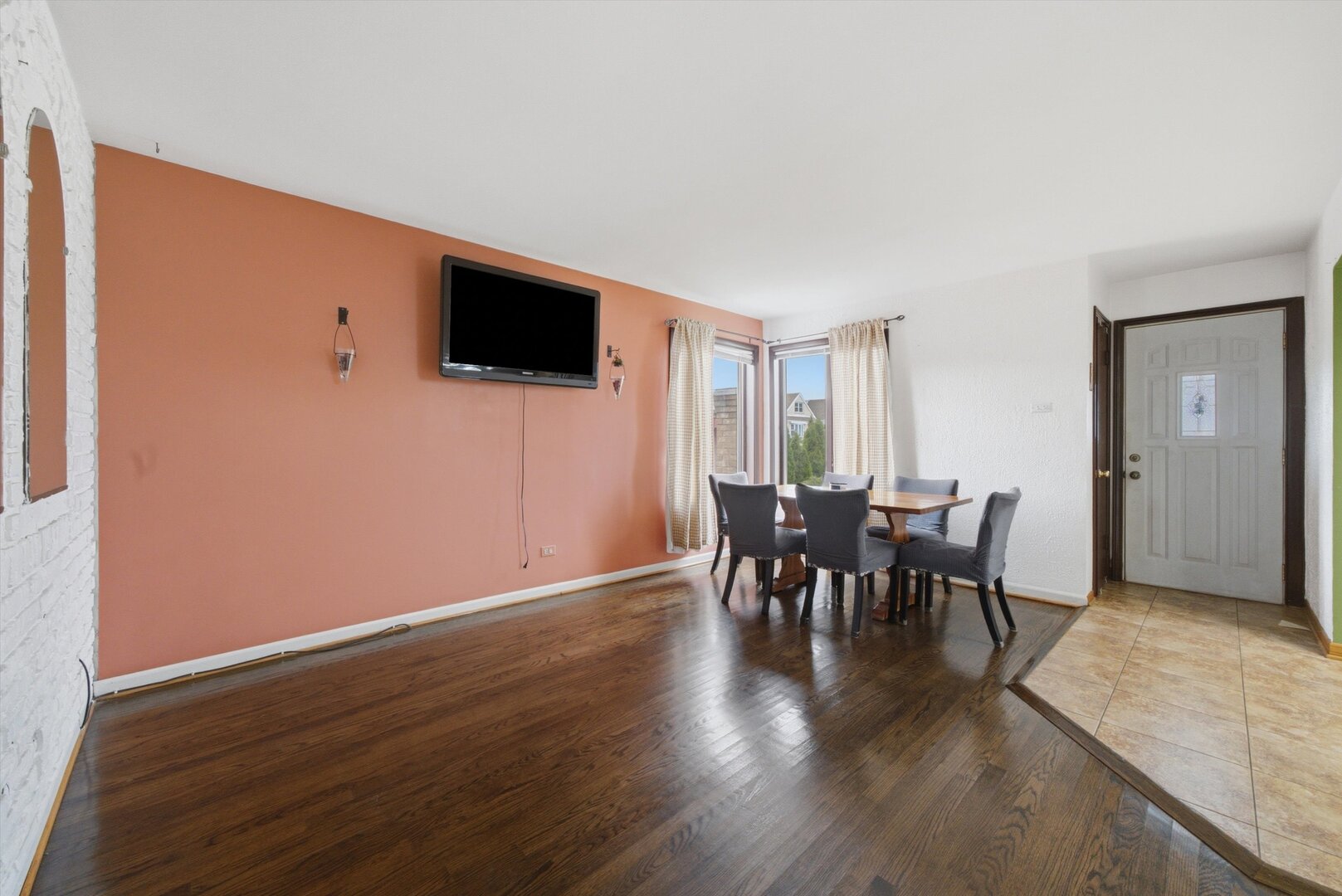 6559 W 60th Place Property Photo 3