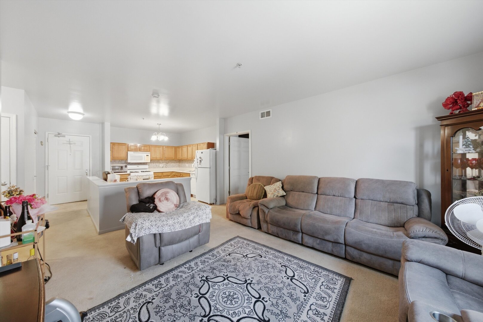 6710 S Keating Avenue 203 Property Photo 5