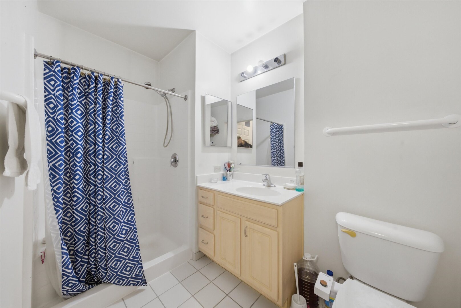 6710 S Keating Avenue 203 Property Photo 9