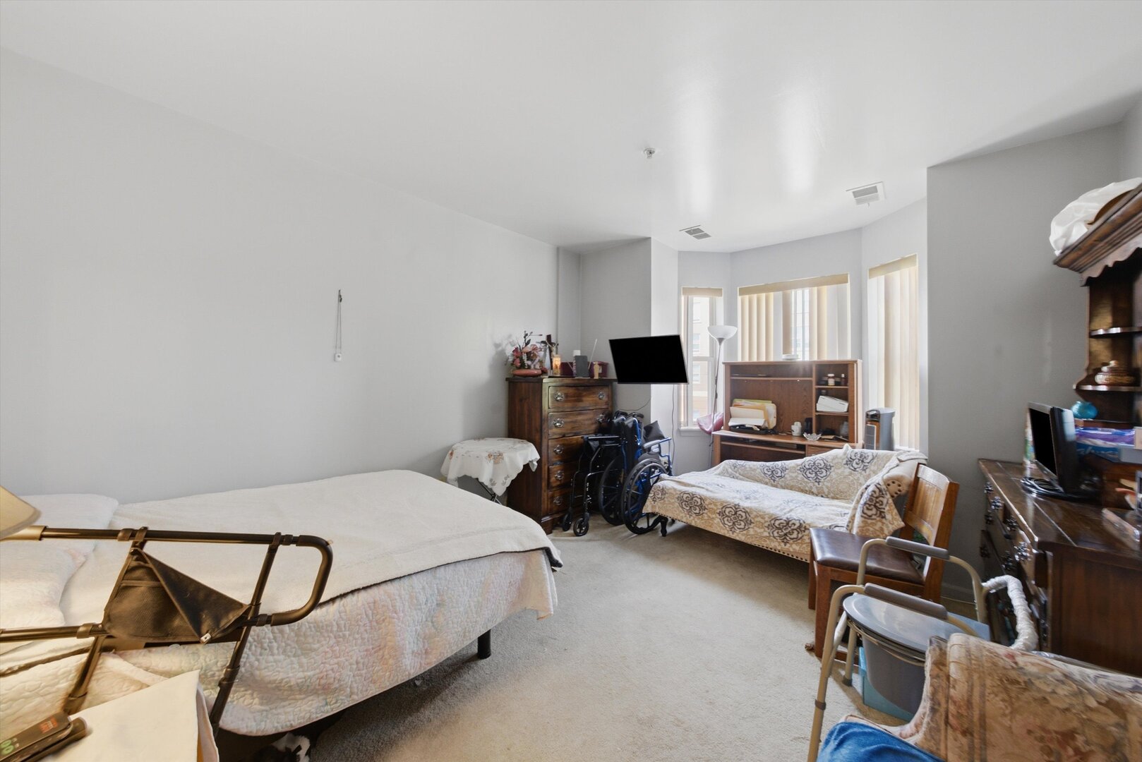 6710 S Keating Avenue 203 Property Photo 12