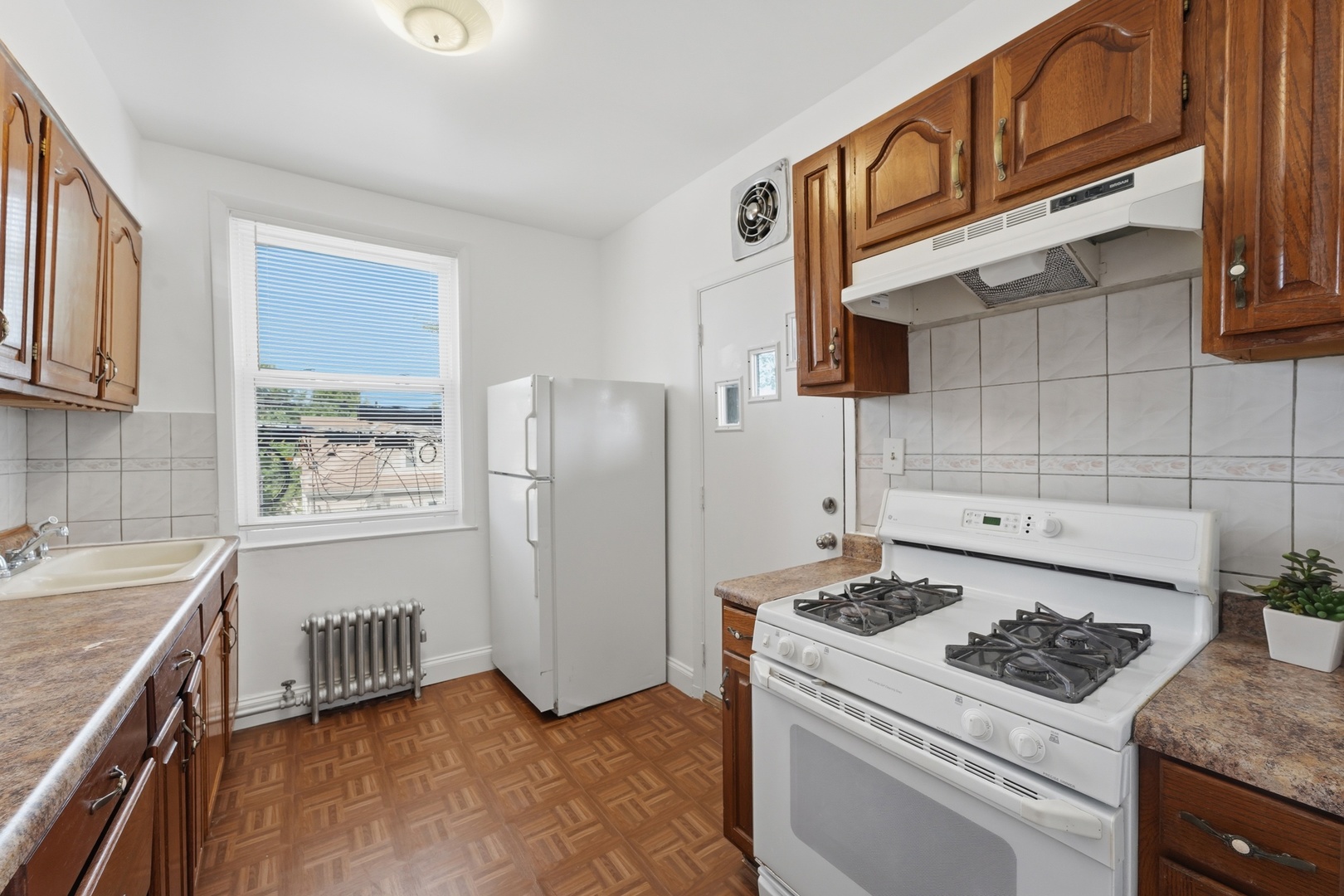 5708 W George Street 2 Property Photo 2