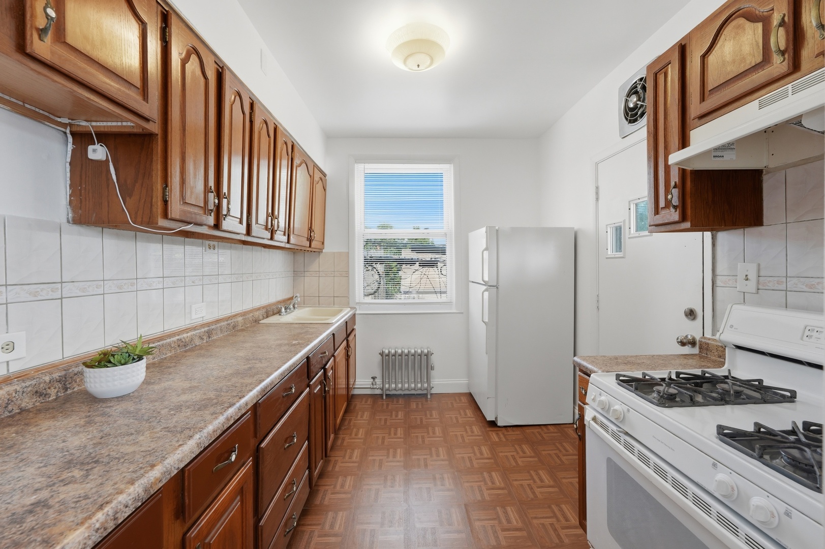5708 W George Street 2 Property Photo 3