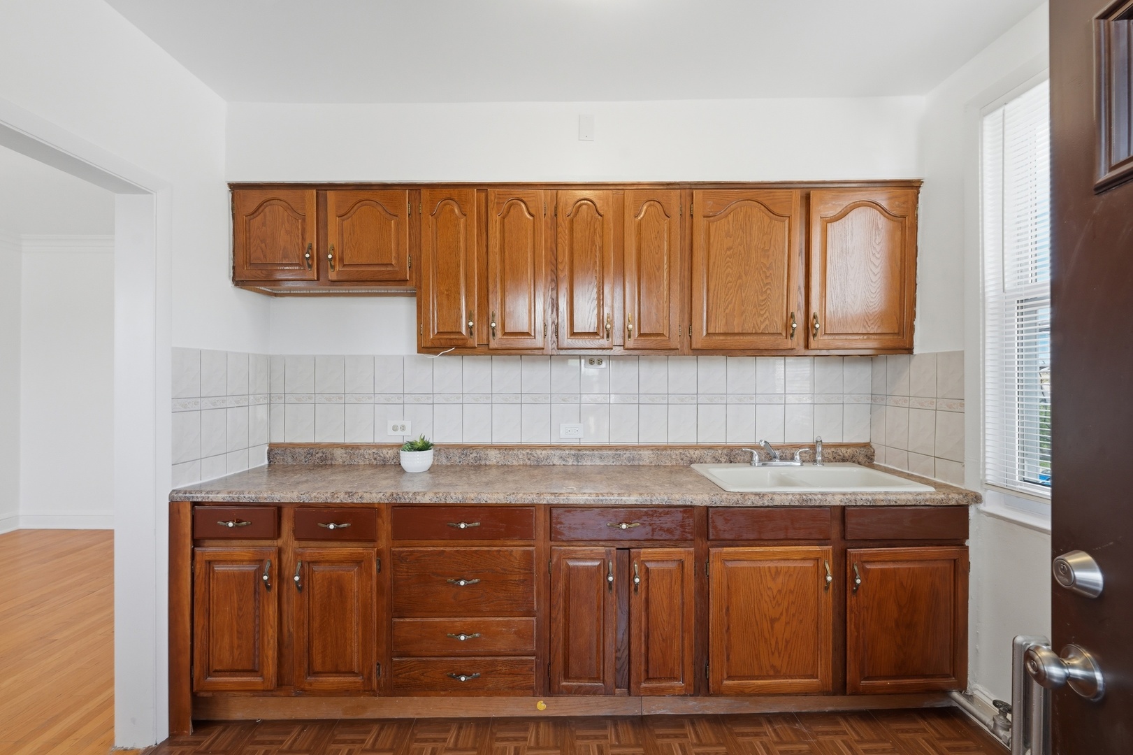 5708 W George Street 2 Property Photo 4