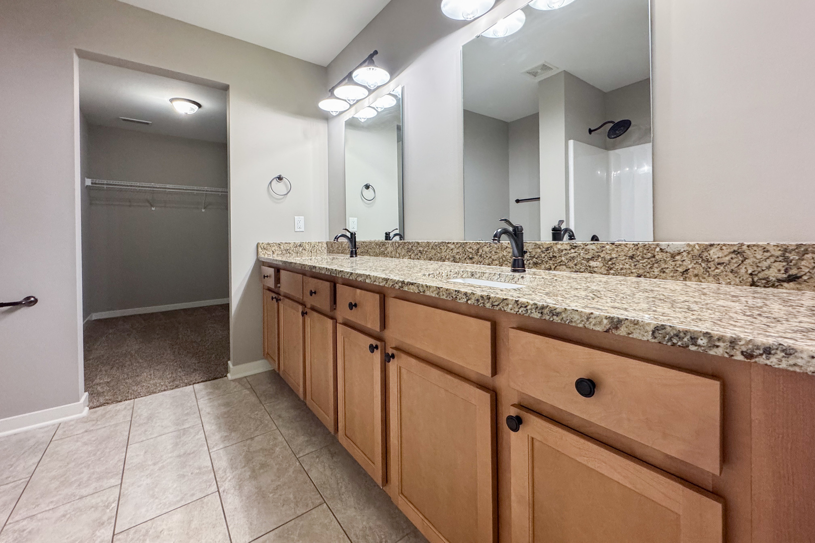 5604 Jackies Drive R Property Photo 5