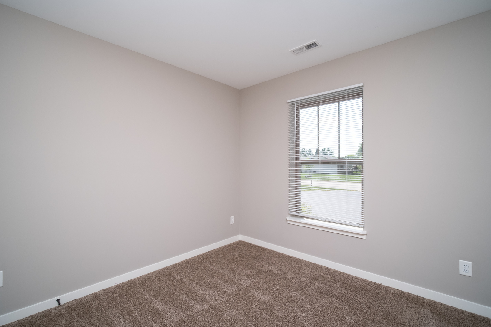 5604 Jackies Drive R Property Photo 11