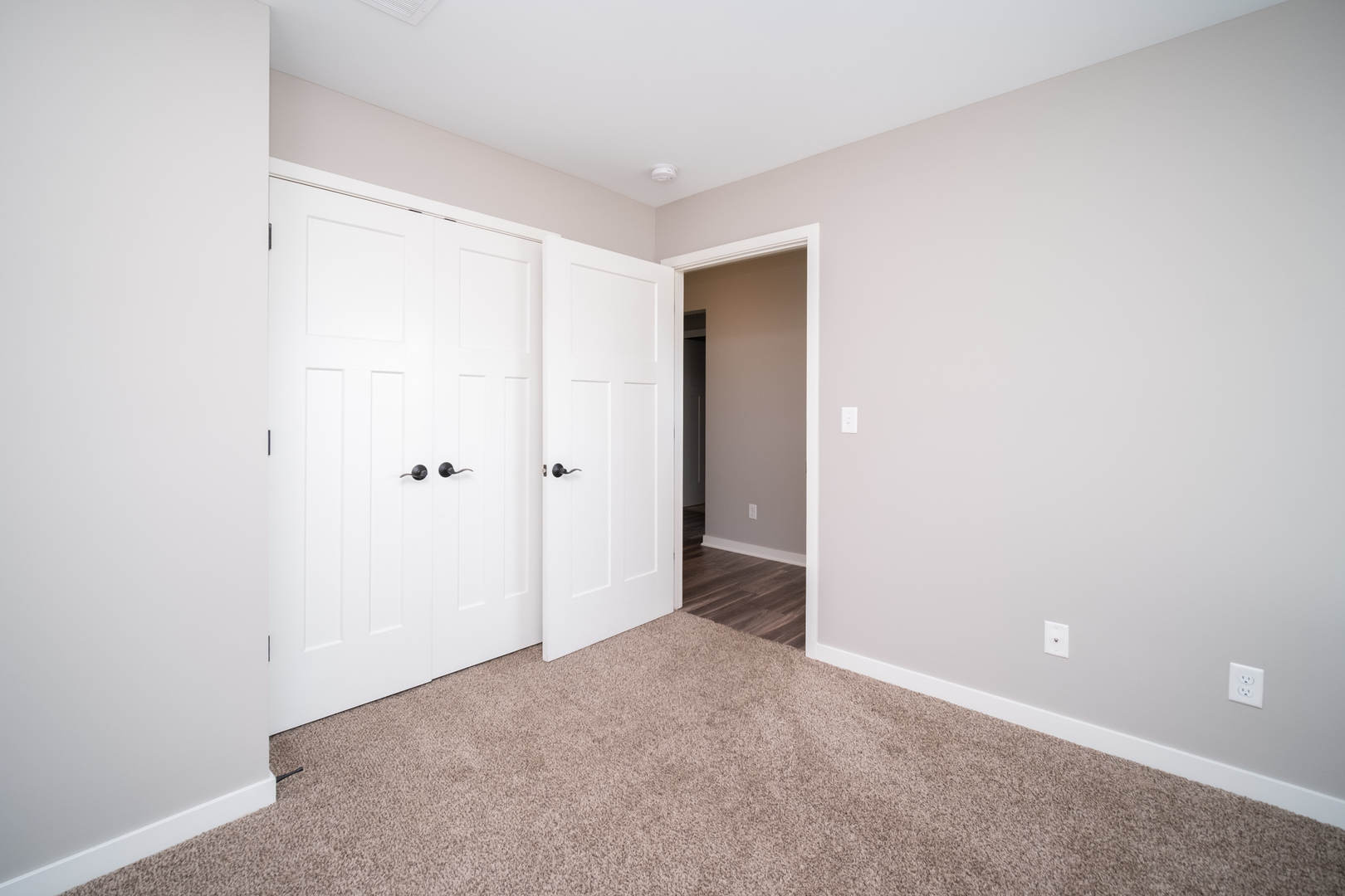 5604 Jackies Drive R Property Photo 14