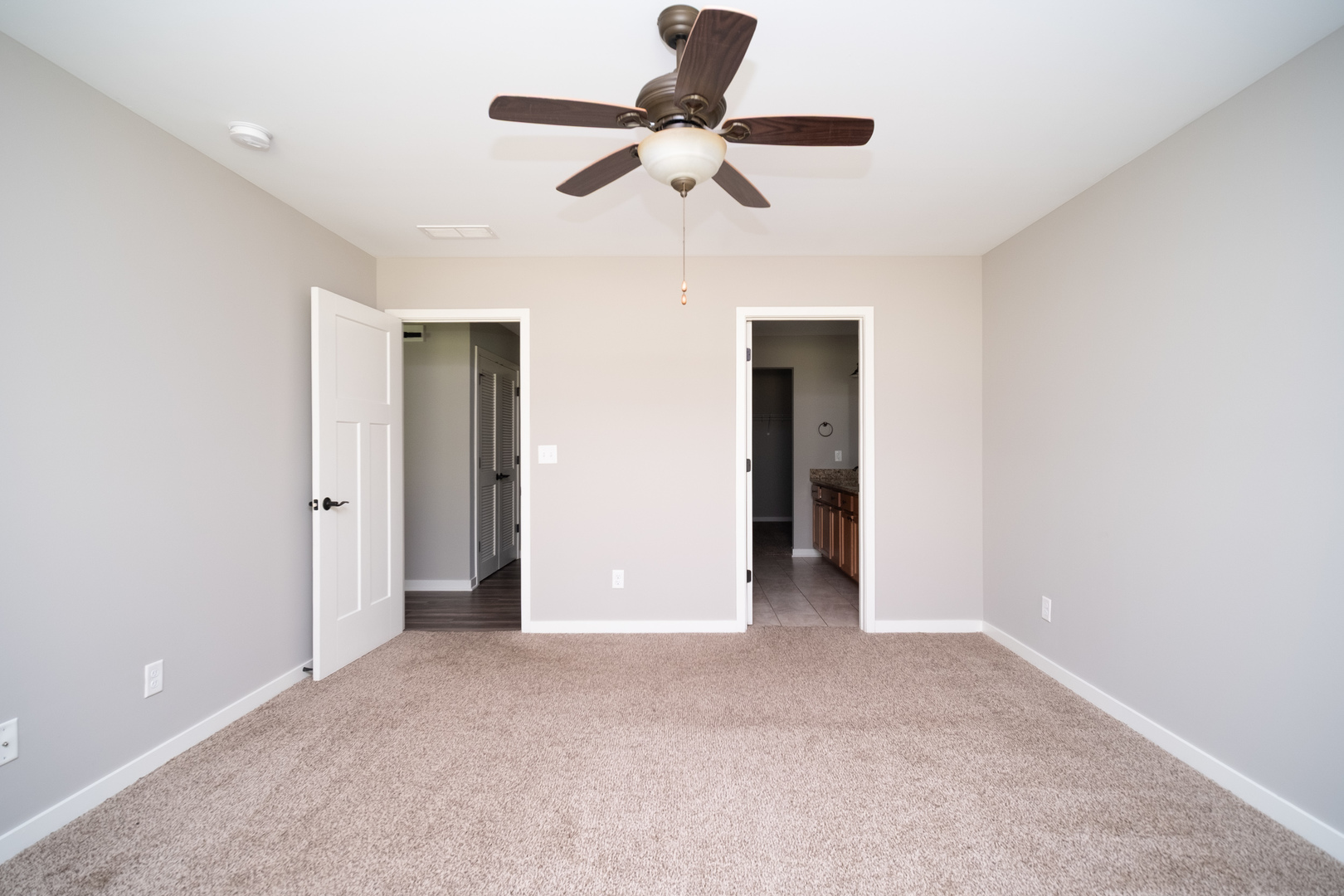 5604 Jackies Drive R Property Photo 16