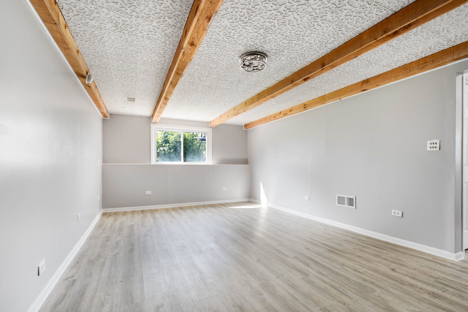 8808 S 85th Court Property Photo 14