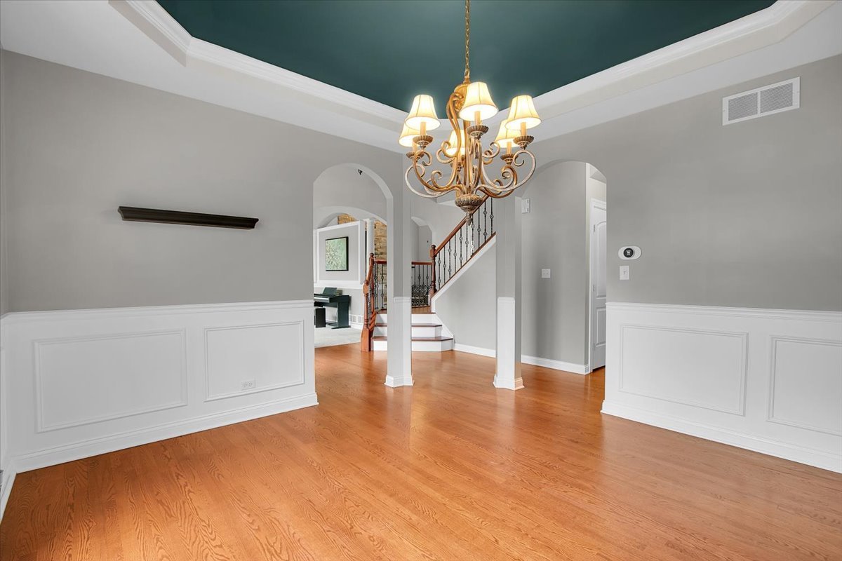 26519 Silverleaf Drive Property Photo 3