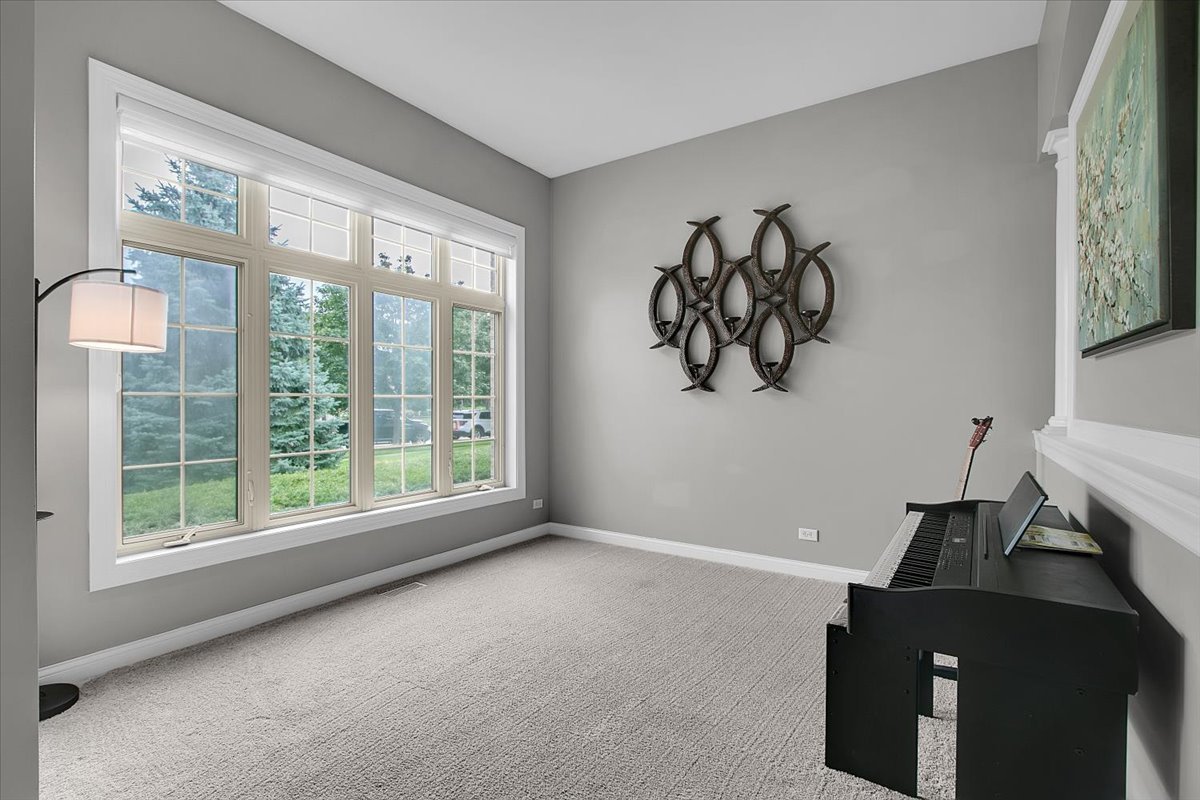 26519 Silverleaf Drive Property Photo 7