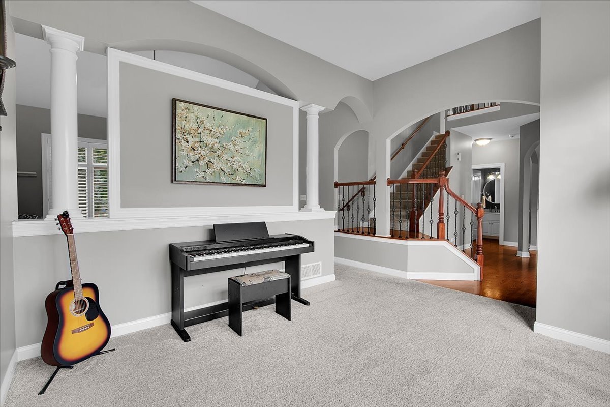 26519 Silverleaf Drive Property Photo 8