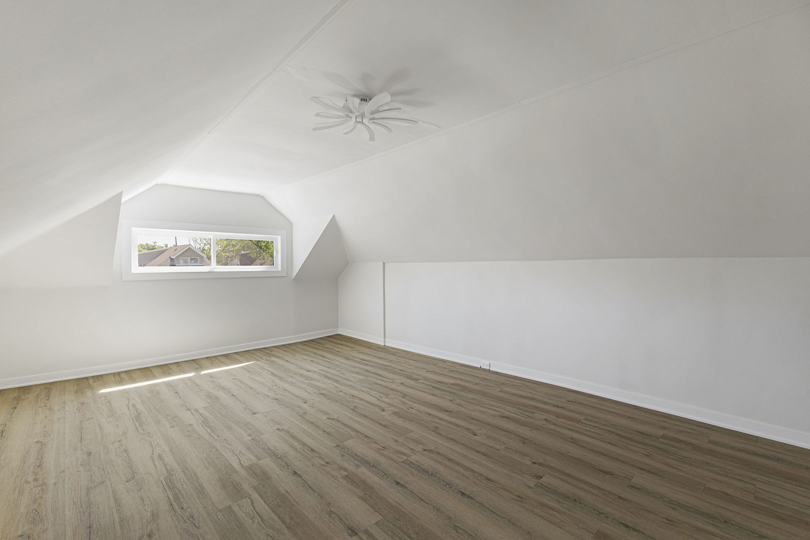 8052 S Harvard Avenue Property Photo 16