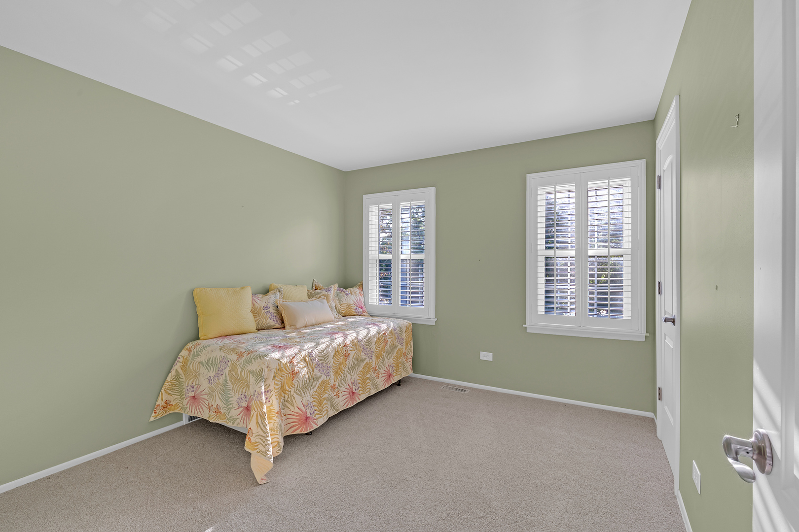 1153 S Fairview Avenue Property Photo 25