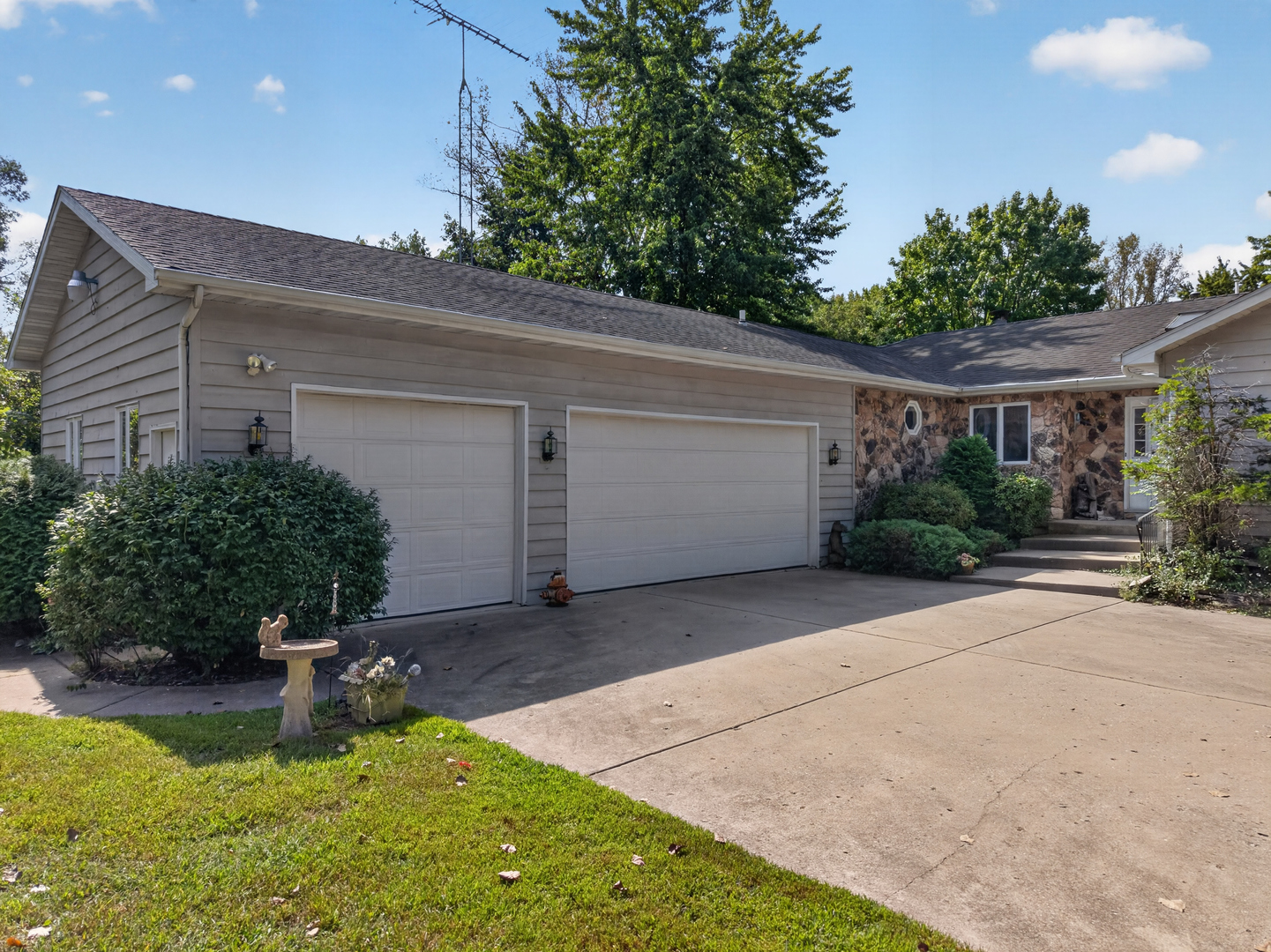 5705 E North Prairie Drive Property Photo 1
