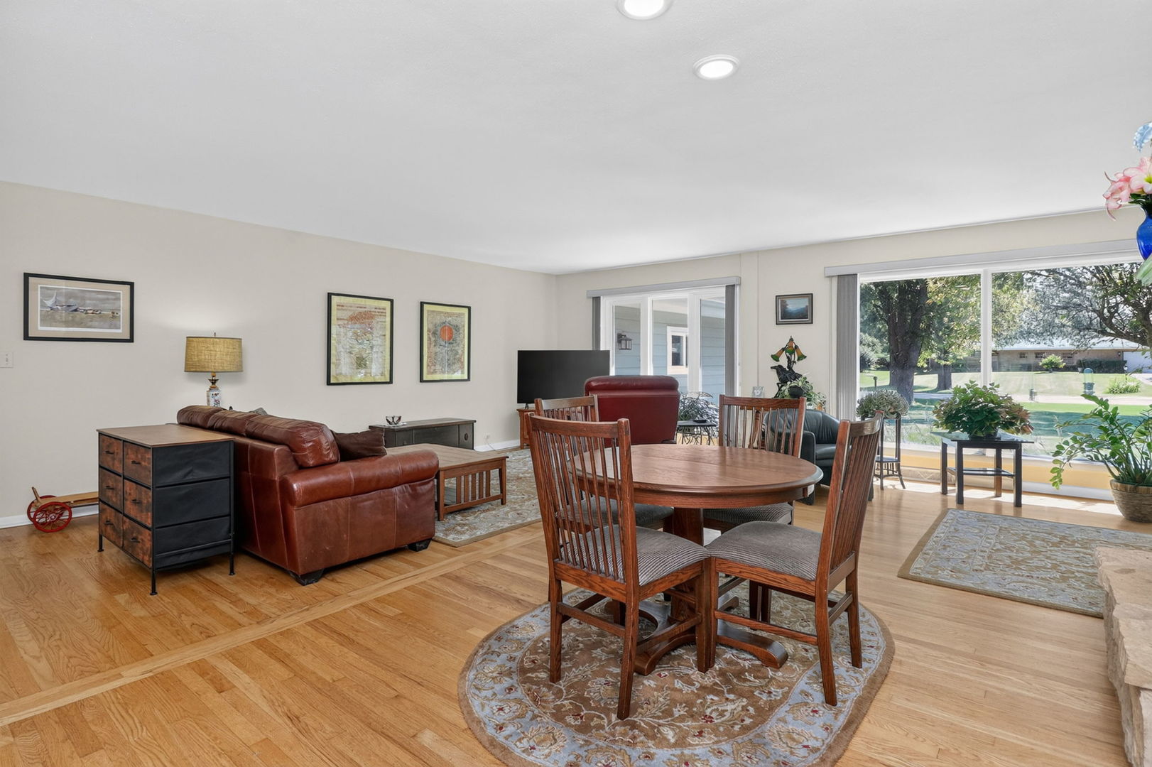 4218 Seeley Avenue Property Photo 6
