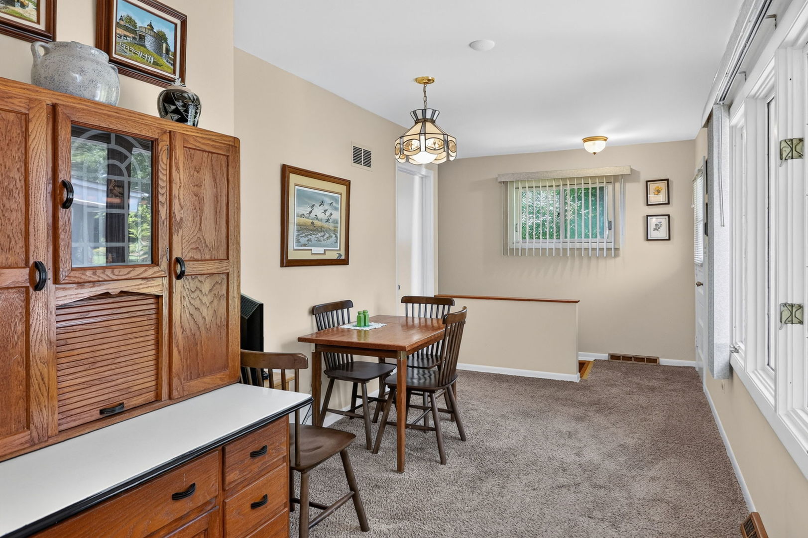 4218 Seeley Avenue Property Photo 10