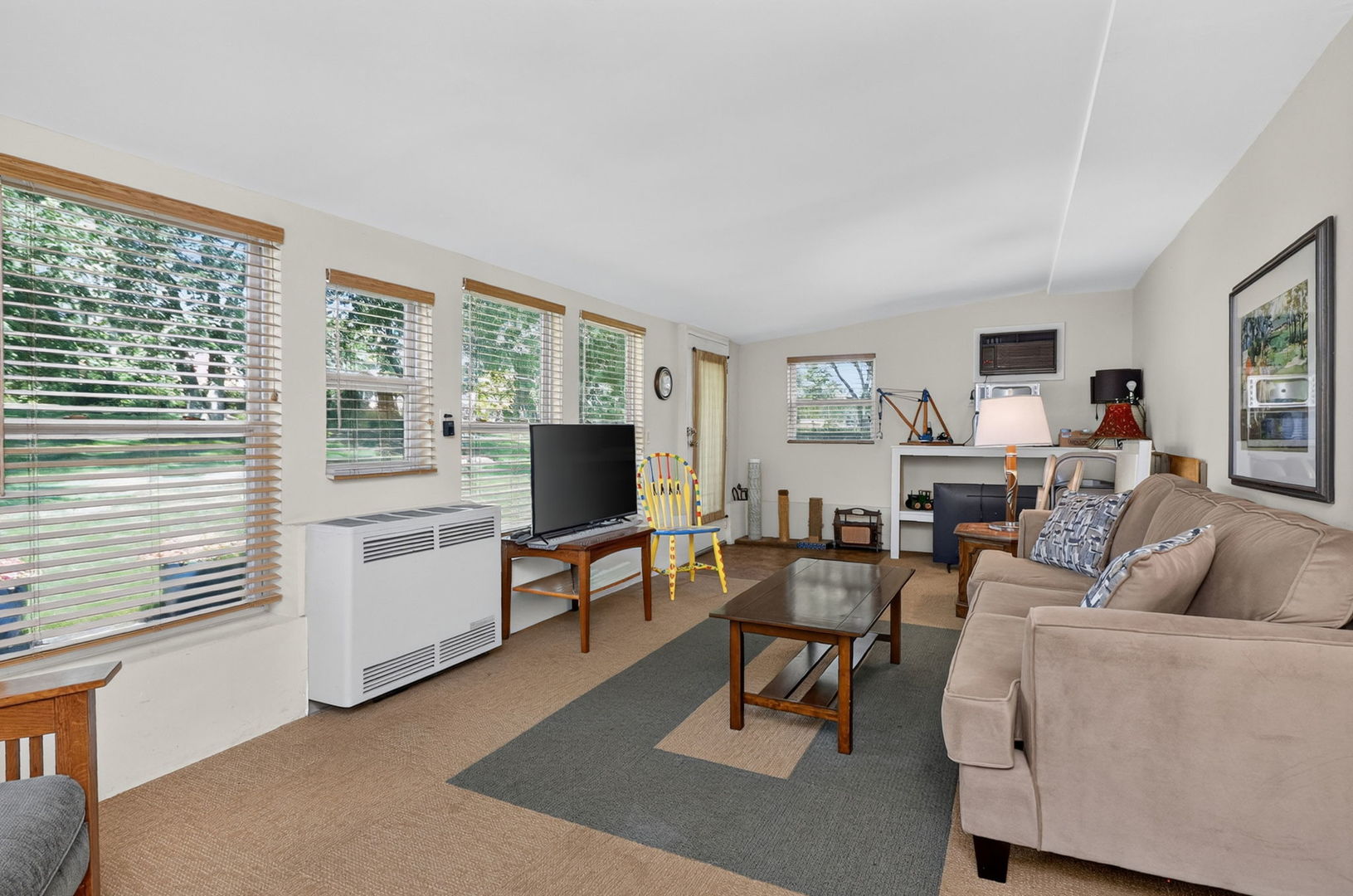 4218 Seeley Avenue Property Photo 12