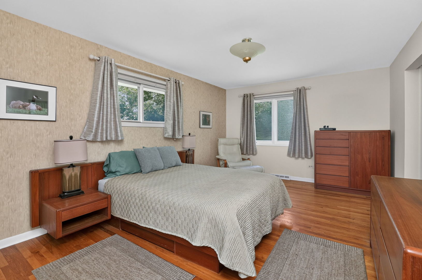 4218 Seeley Avenue Property Photo 15