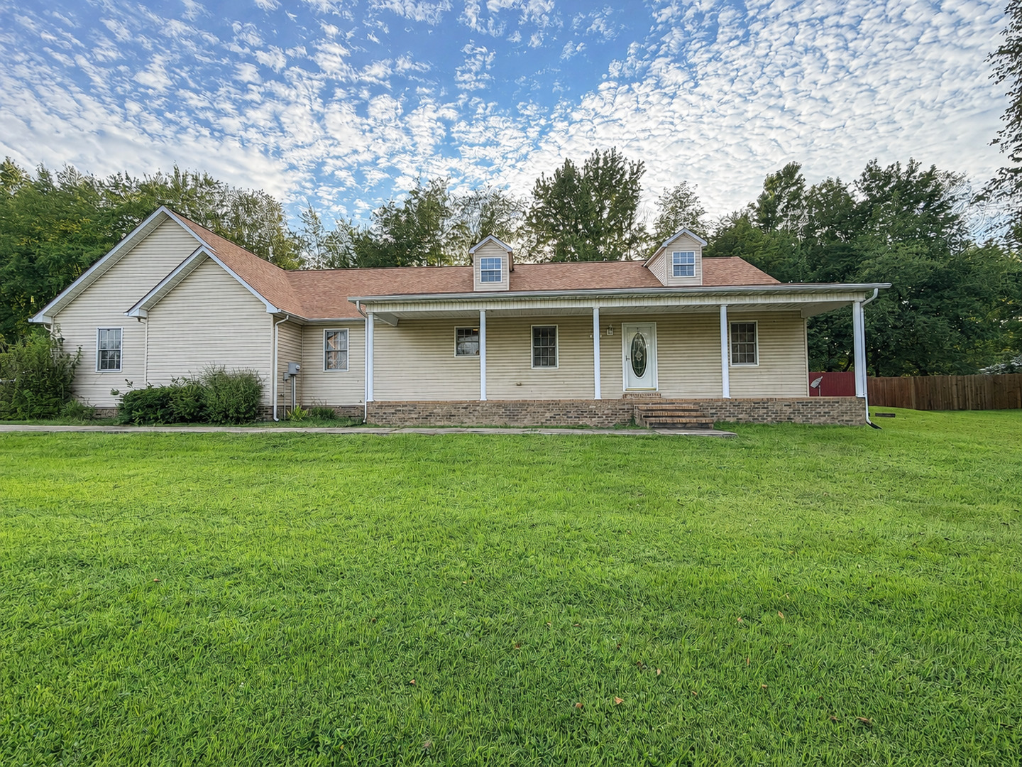2805 Juniper Drive Property Photo 1