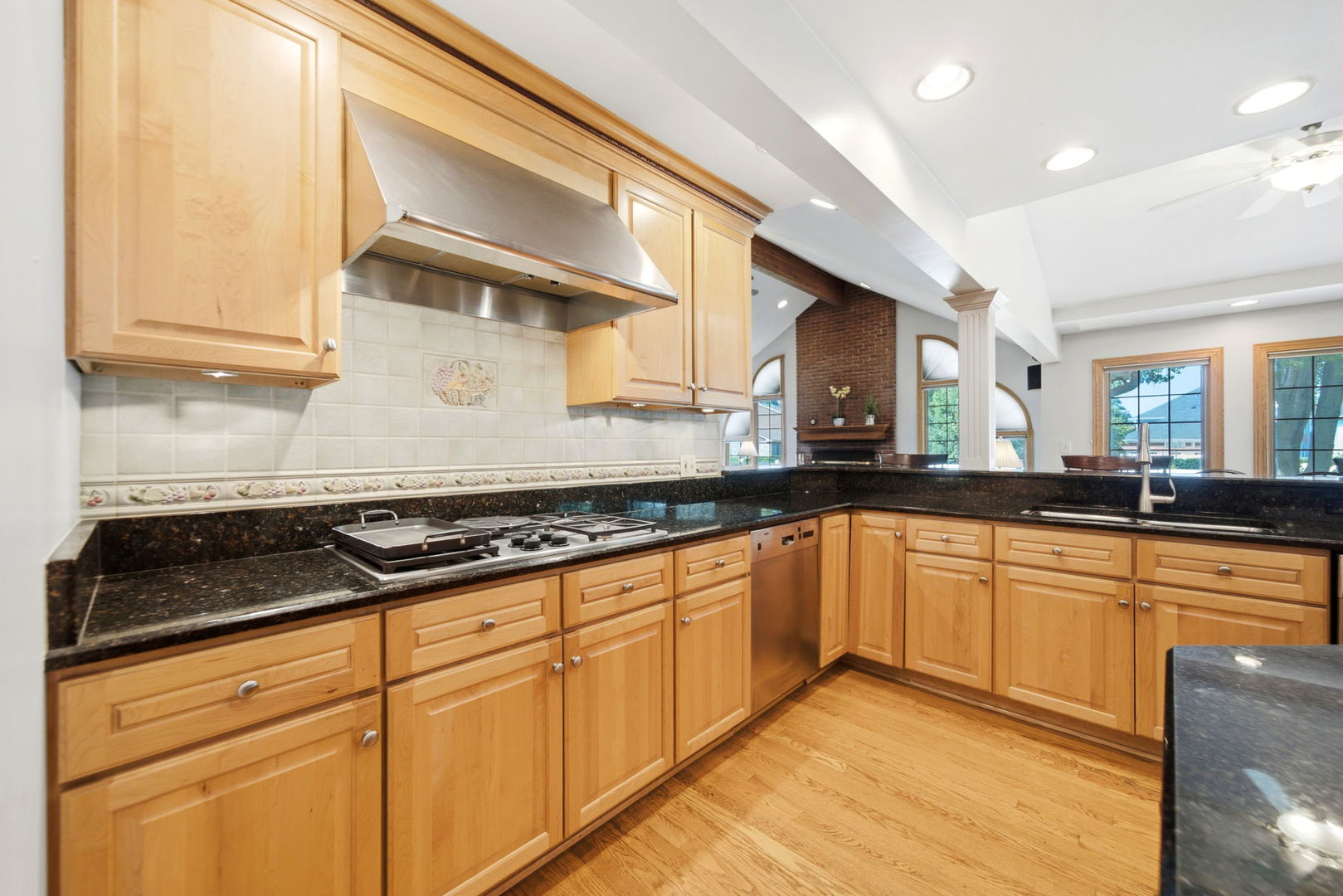 1654 Wadsworth Road Property Photo 11