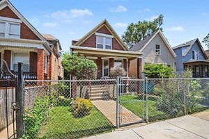 6621 S Oakley Avenue Property Photo 1