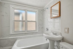 6621 S Oakley Avenue Property Photo 4