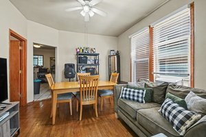 6621 S Oakley Avenue Property Photo 9