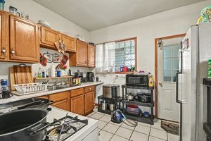 6621 S Oakley Avenue Property Photo 10
