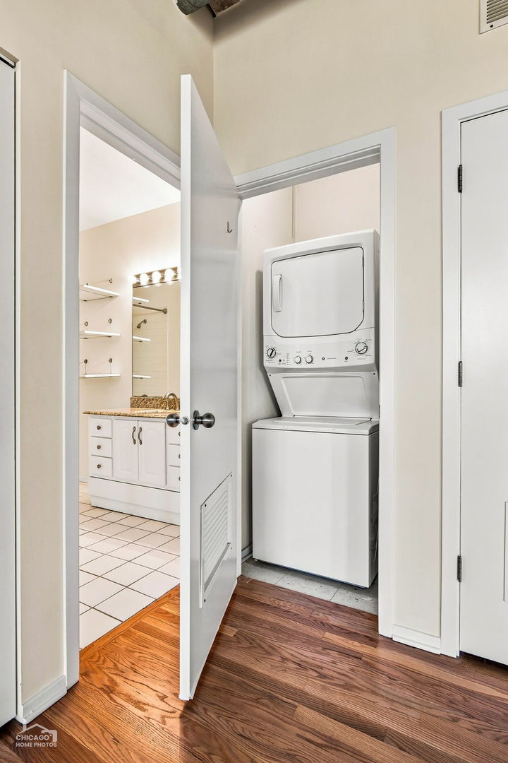 811 S Lytle Street 502 Property Photo 14