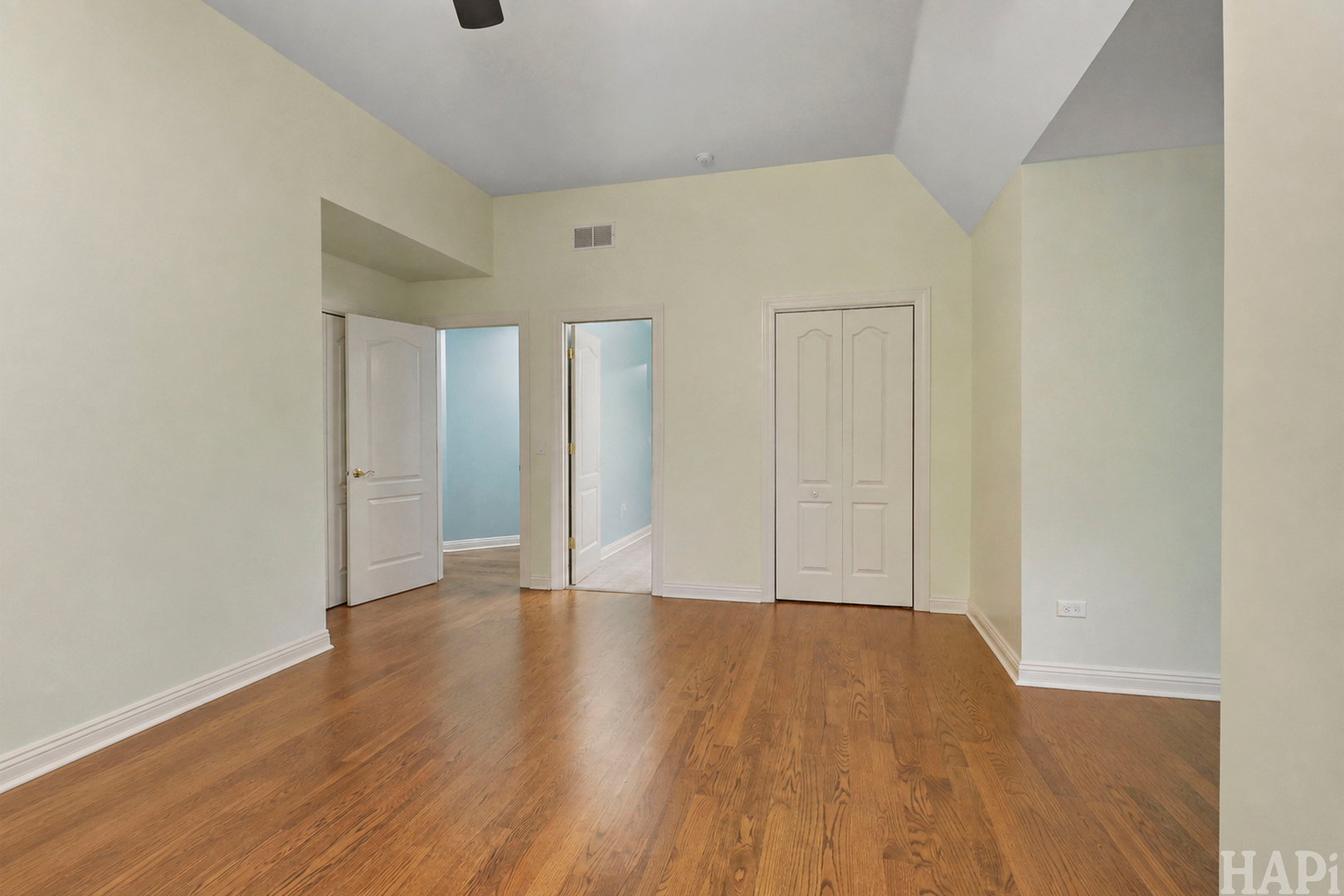 2708 Whiting Court Property Photo 20