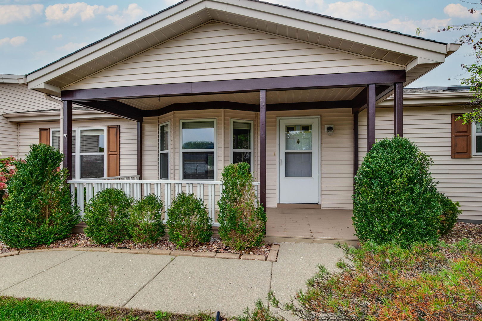 1832 Paddock Court Property Photo 2