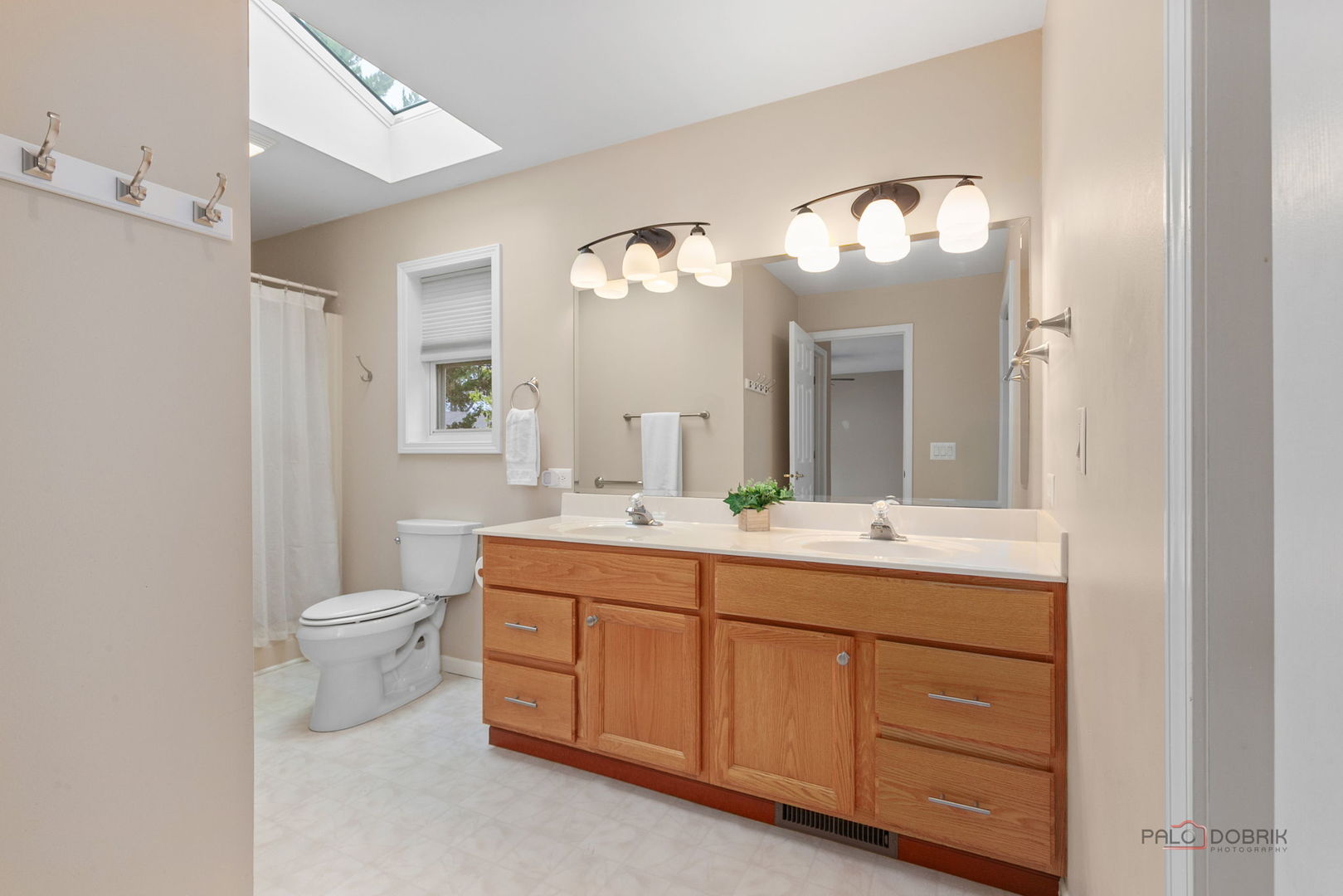 1832 Paddock Court Property Photo 13