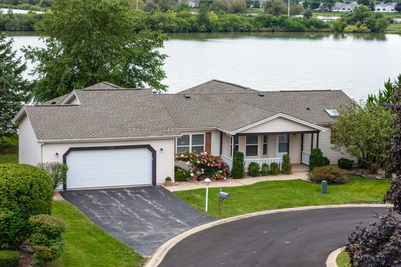1832 Paddock Court Property Photo 27
