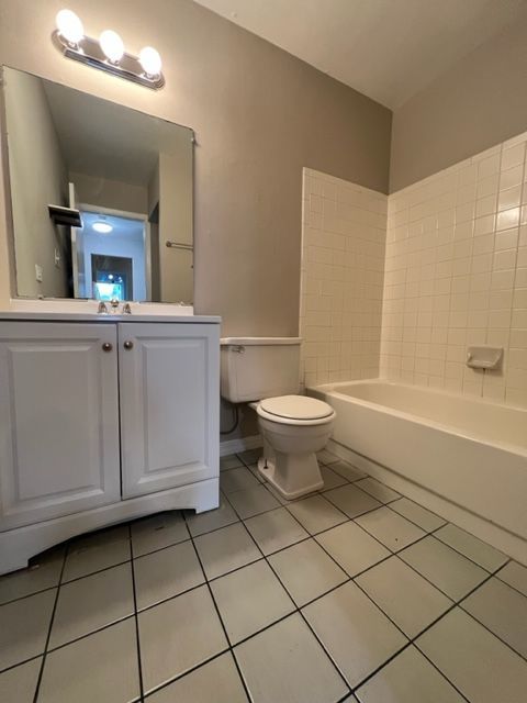 760 Roosevelt Road Property Photo 8