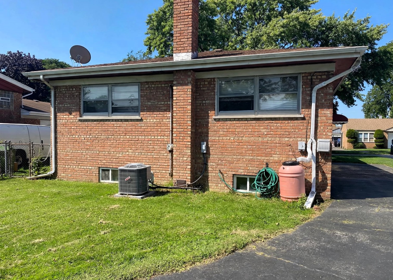 9521 S Knox Avenue Property Photo 17