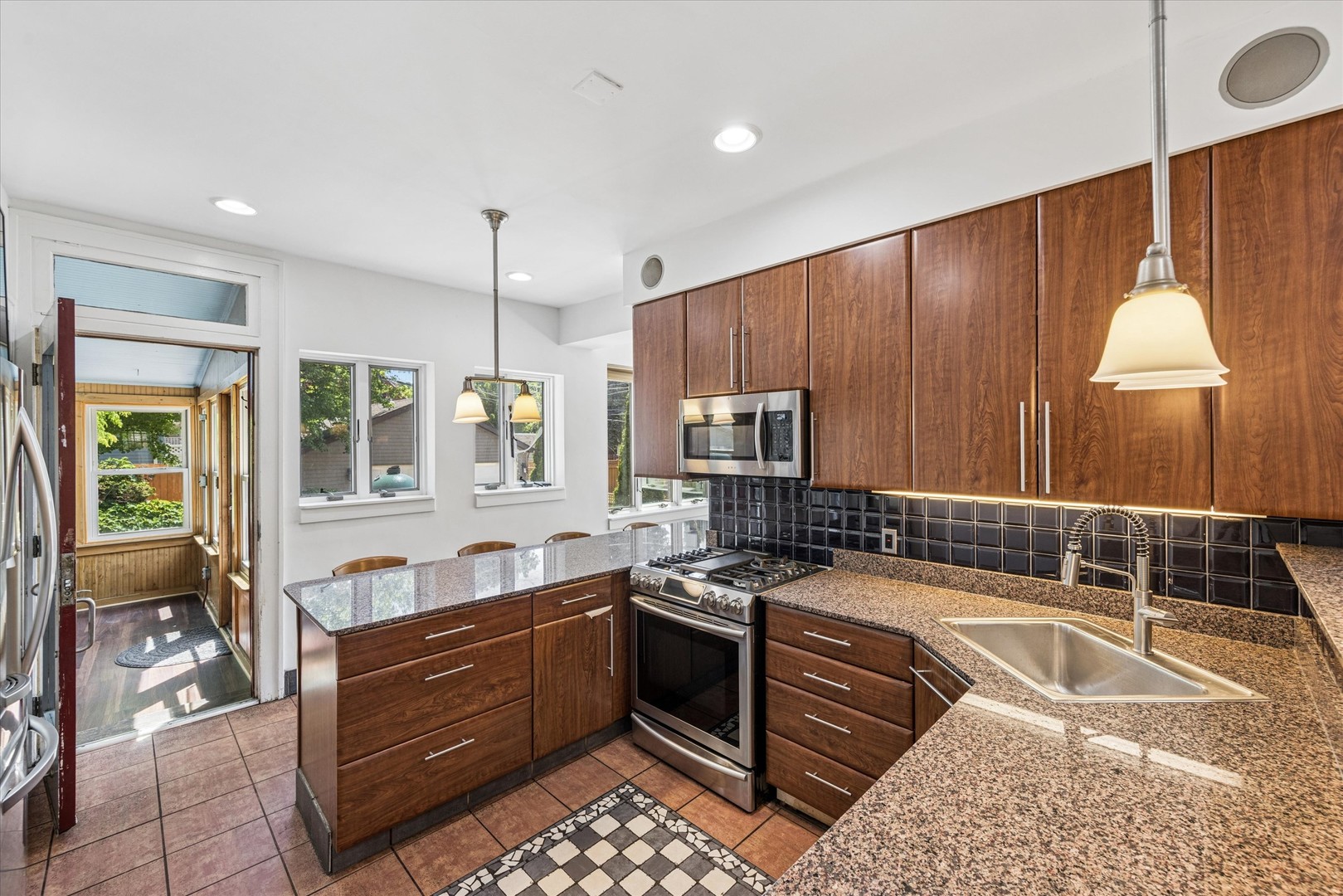 10637 S Oakley Avenue Property Photo 12