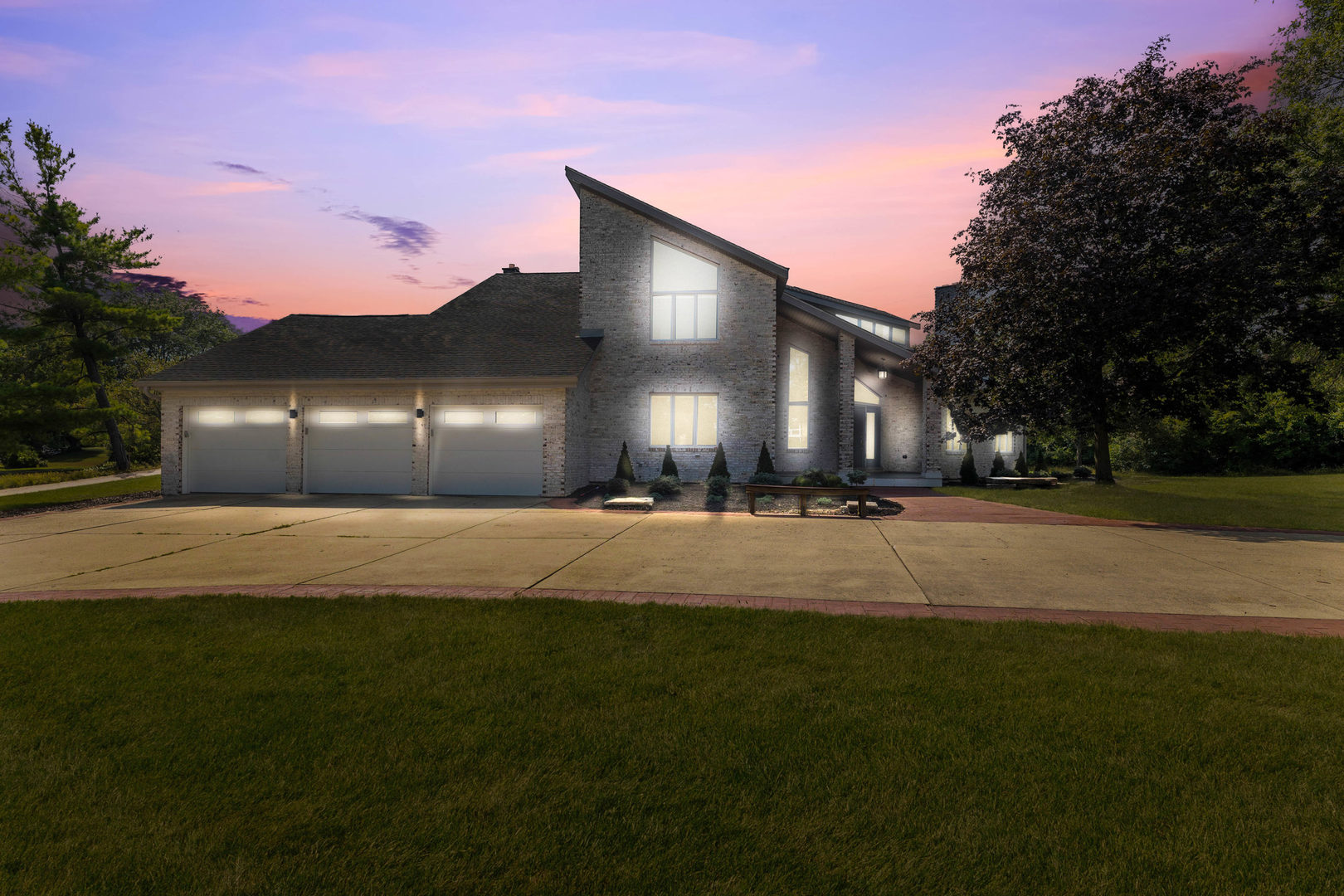 8920 Royal Drive Property Photo 1